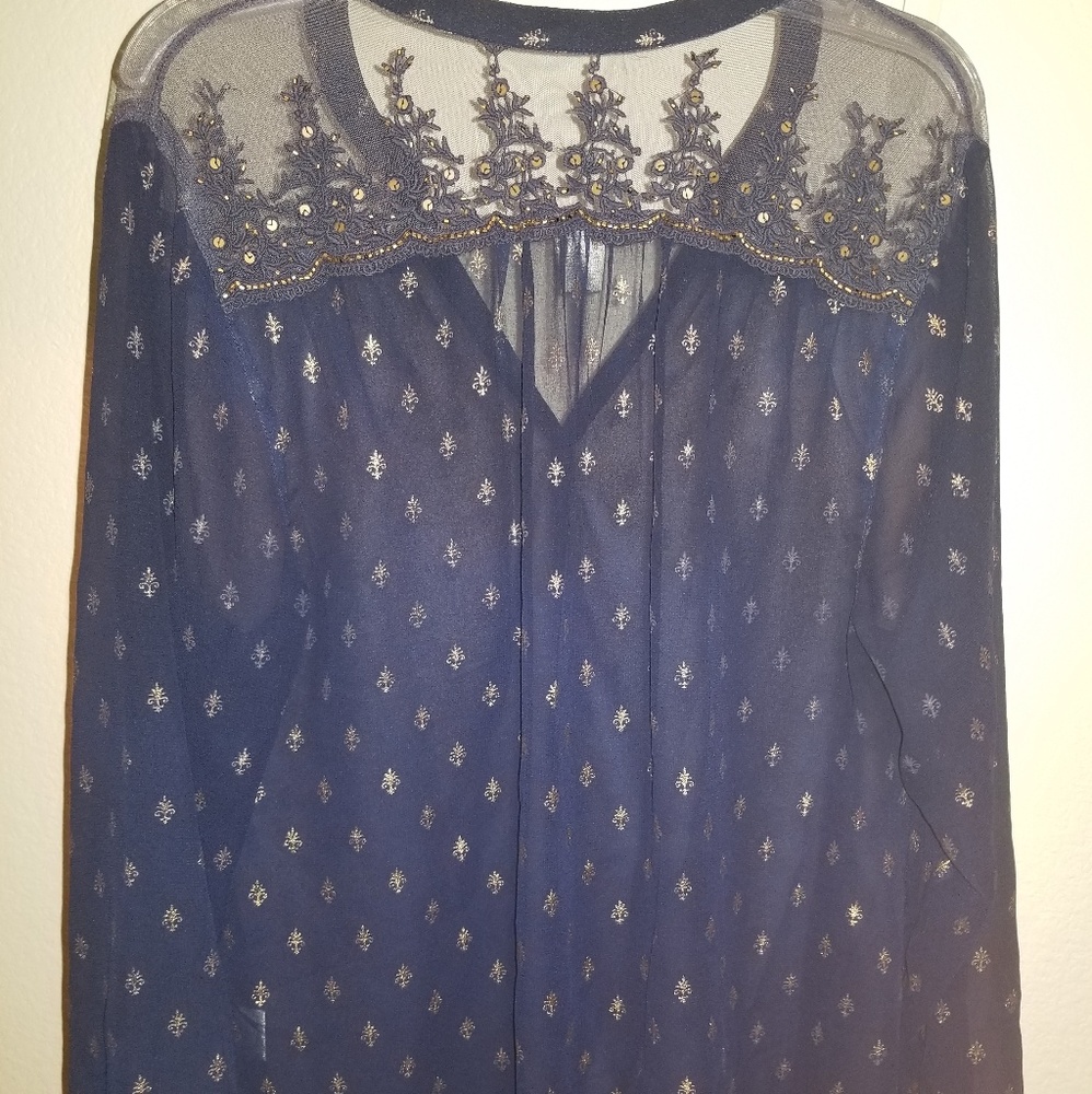 Blouse - Picture 2 of 5